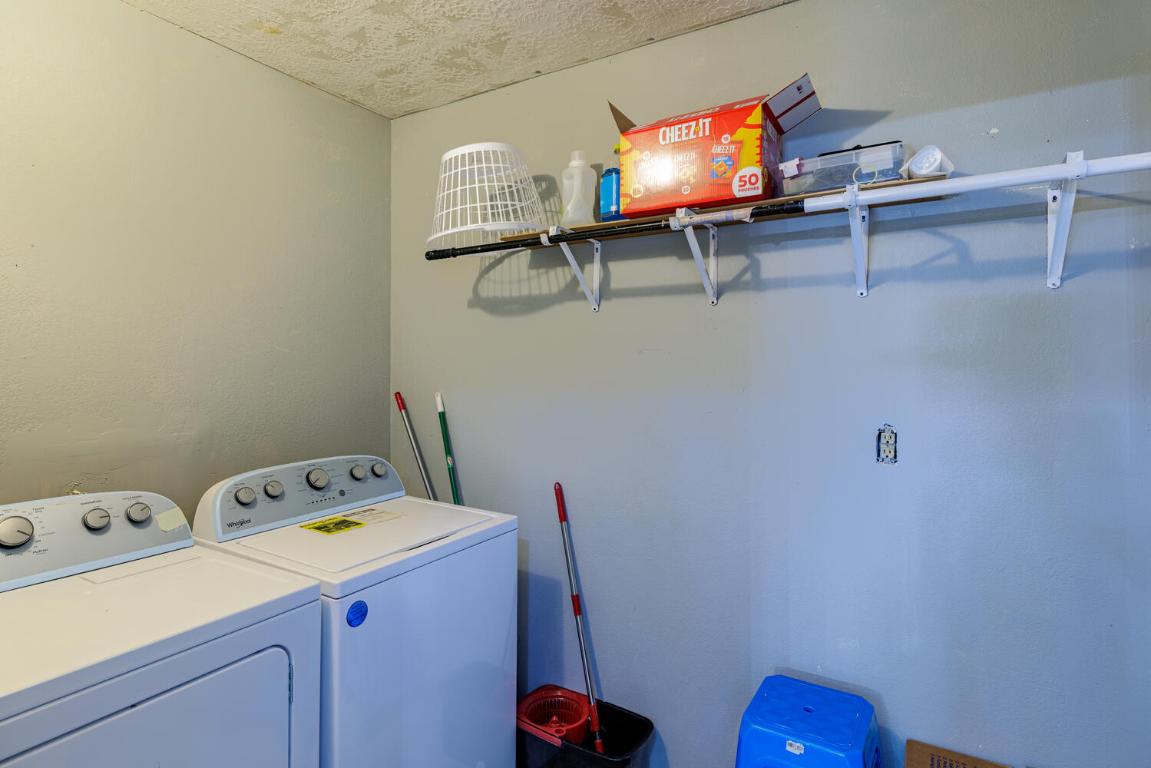 112 Maynard Street Bastrop, TX 78602 - Photo 18 of 35 Washroom with separate washer and dryer