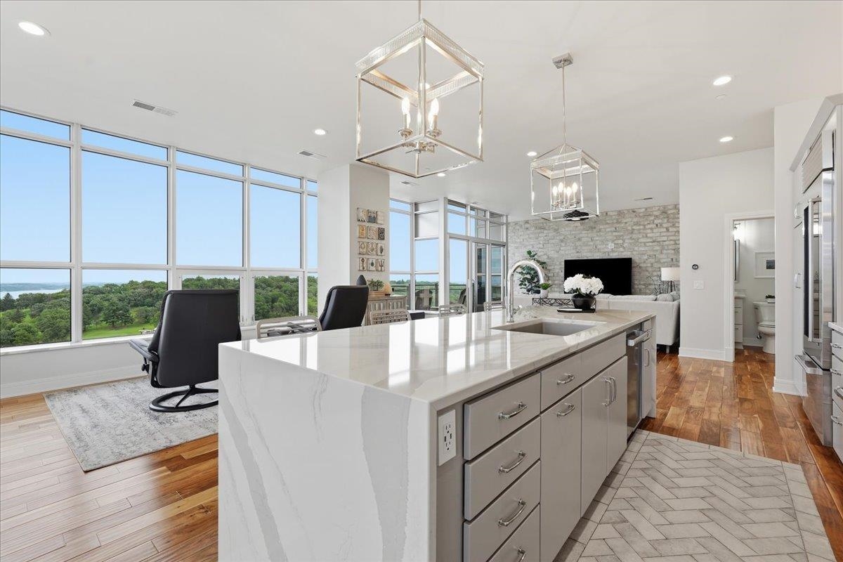 625 North Segoe Road, Unit 1100 Madison, WI 53705 - Photo 12 of 60