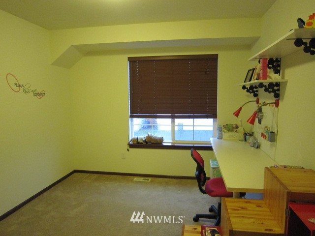 3225 171st Place Southeast Bothell, WA 98012 - Photo 5 of 24 Gallery Image 5