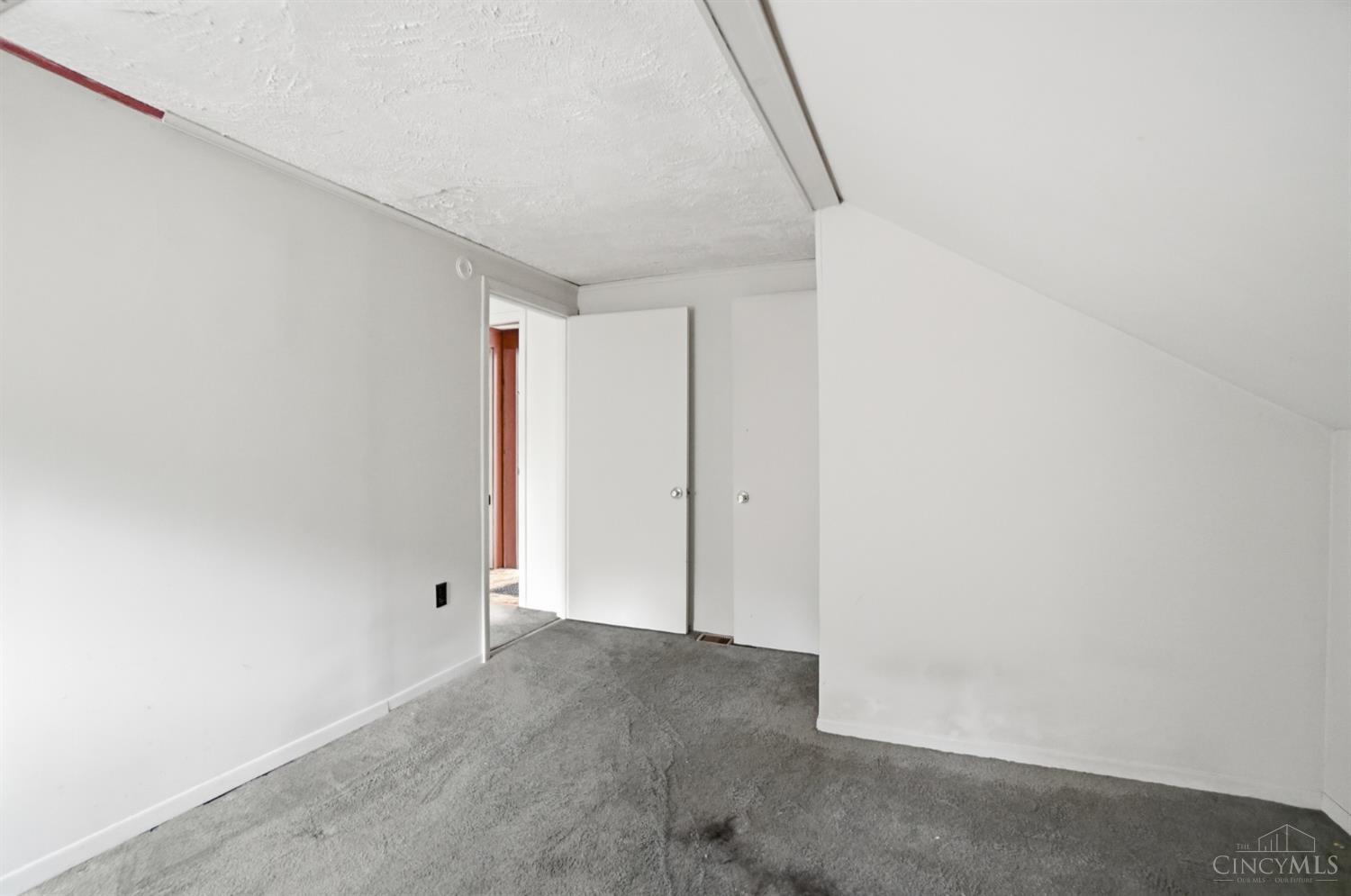 1414 Beacon Road Cincinnati, OH 45230 - Photo 24 of 33