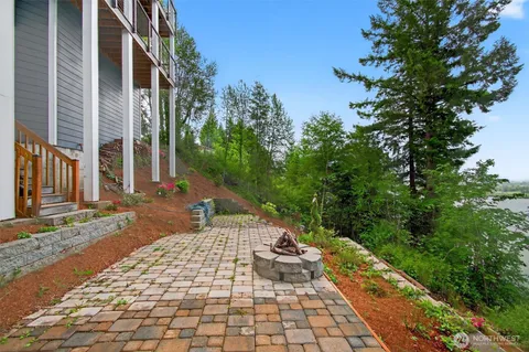 $1,260,000 | 770 Columbia Street, Cathlamet, WA 98612