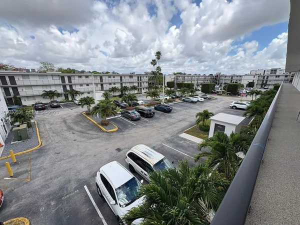 $2,150 | 14185 Southwest 87th Street, Unit A304, Miami, FL 33183