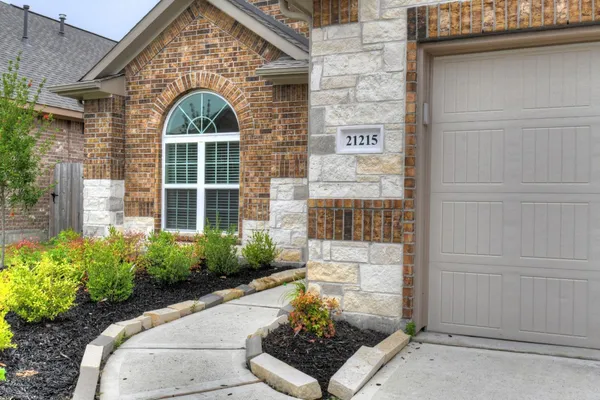 $2,100 | 21215 Flowering Dogwood Circle, Porter, TX 77365