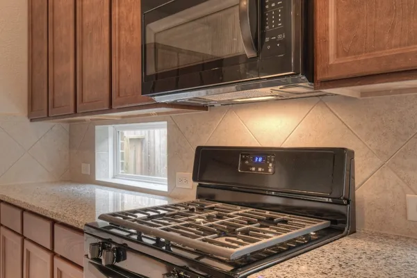 $2,100 | 21215 Flowering Dogwood Circle, Porter, TX 77365