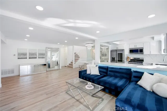 $1,099,000 | 918 Hyde Court, Costa Mesa, CA 92626