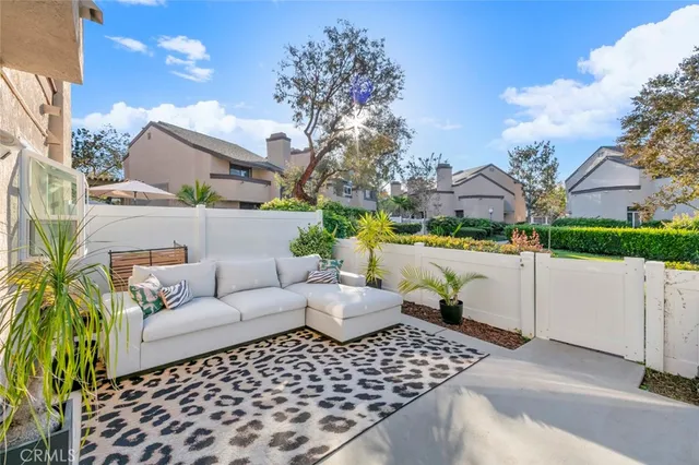 $1,099,000 | 918 Hyde Court, Costa Mesa, CA 92626