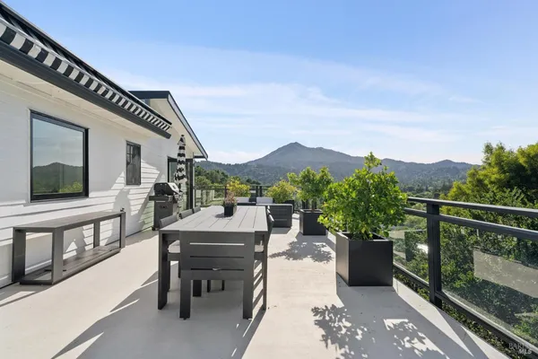 $3,995,000 | 30 Corte Sereno, Greenbrae, CA 94904