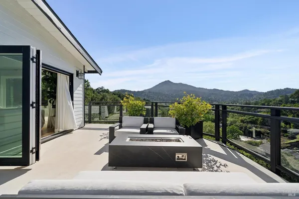 $3,995,000 | 30 Corte Sereno, Greenbrae, CA 94904