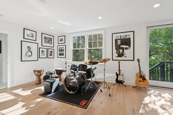 $3,995,000 | 30 Corte Sereno, Greenbrae, CA 94904
