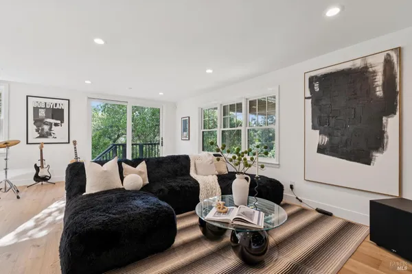 $3,995,000 | 30 Corte Sereno, Greenbrae, CA 94904