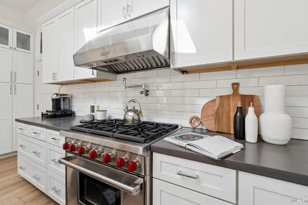 $3,995,000 | 30 Corte Sereno, Greenbrae, CA 94904