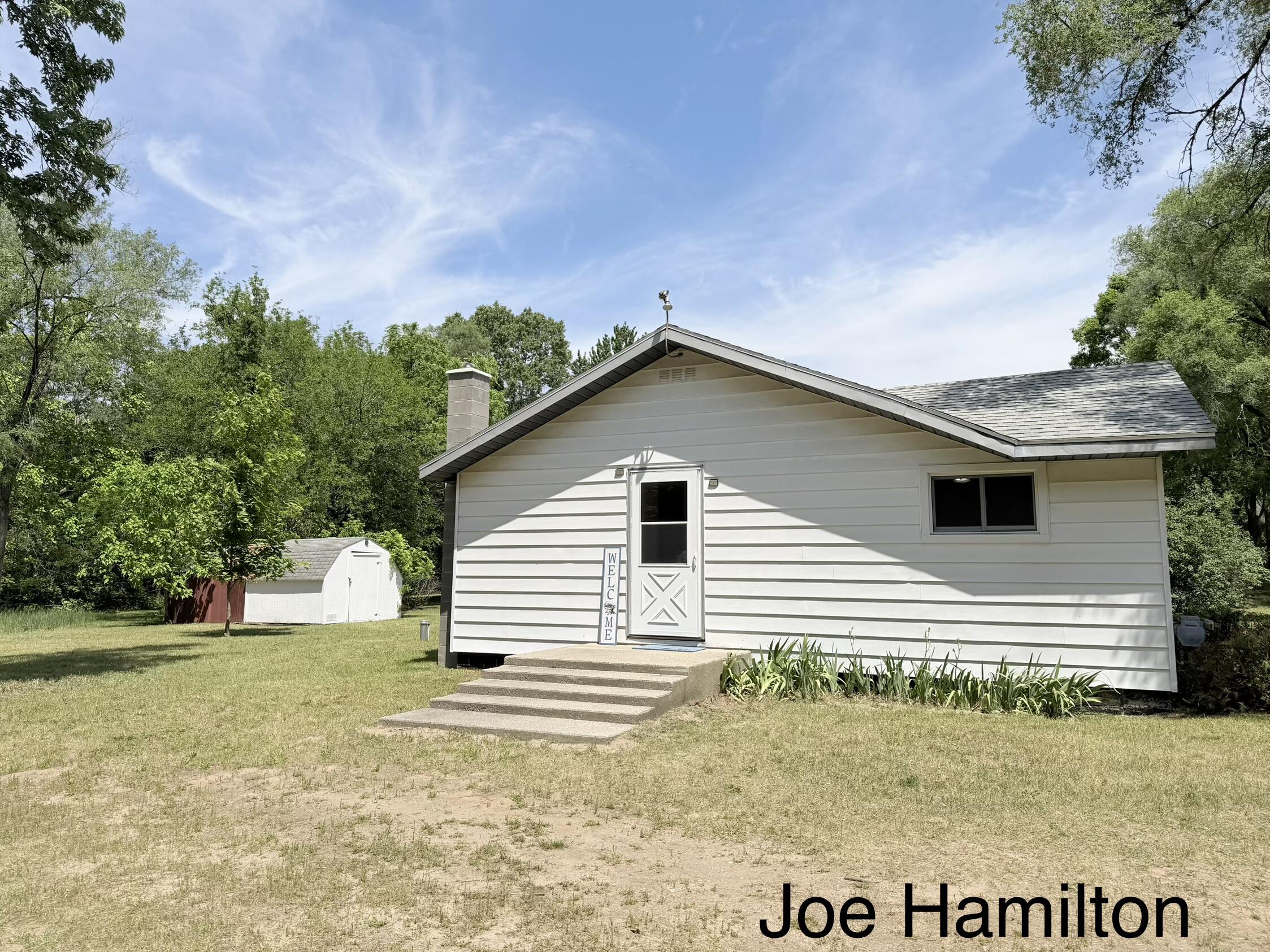 391 North Briggs Road Middleville, MI 49333 - Photo 3 of 18 Entry