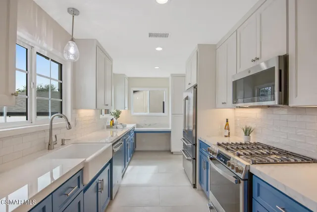 $899,950 | 7055 Park Manor Avenue, North Hollywood, CA 91605