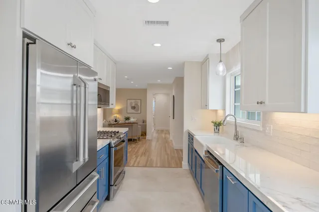 $899,950 | 7055 Park Manor Avenue, North Hollywood, CA 91605