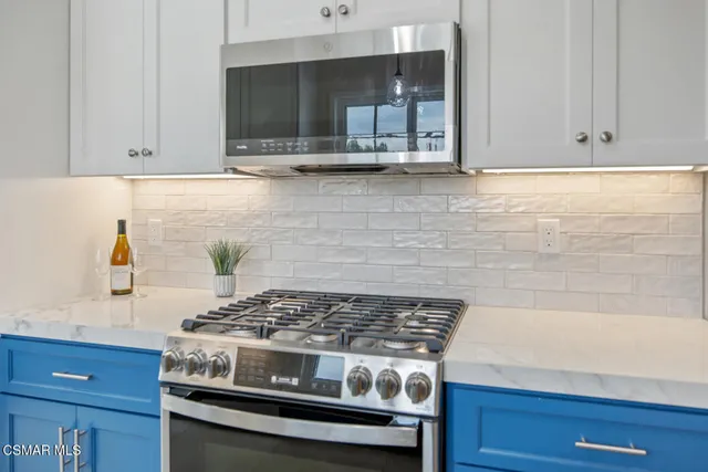 $899,950 | 7055 Park Manor Avenue, North Hollywood, CA 91605