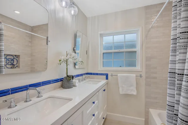 $899,950 | 7055 Park Manor Avenue, North Hollywood, CA 91605