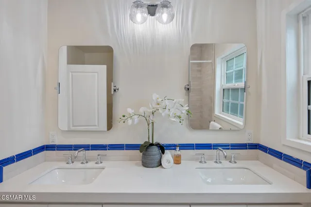 $899,950 | 7055 Park Manor Avenue, North Hollywood, CA 91605