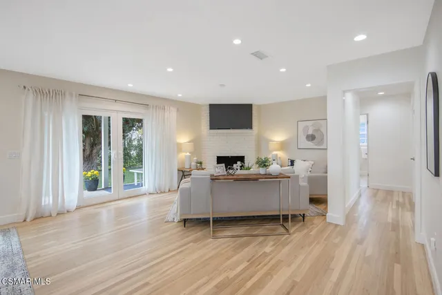 $899,950 | 7055 Park Manor Avenue, North Hollywood, CA 91605