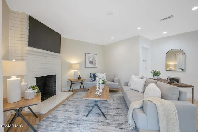 $899,950 | 7055 Park Manor Avenue, North Hollywood, CA 91605