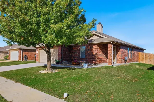 $269,900 | 12321 Shine Avenue, Rhome, TX 76078