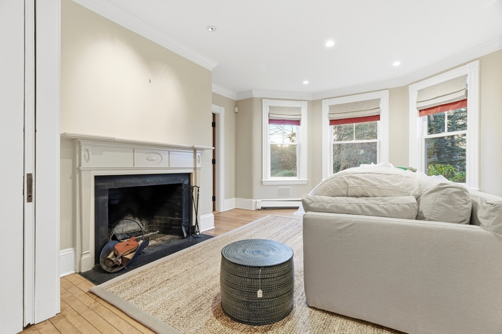 9 Maple Road Weston, MA 02493 - Photo 7 of 39