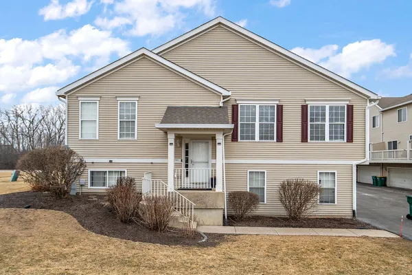 $299,900 | 2941 Woodside Drive, Joliet, IL 60431
