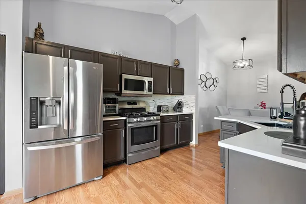 $299,900 | 2941 Woodside Drive, Joliet, IL 60431