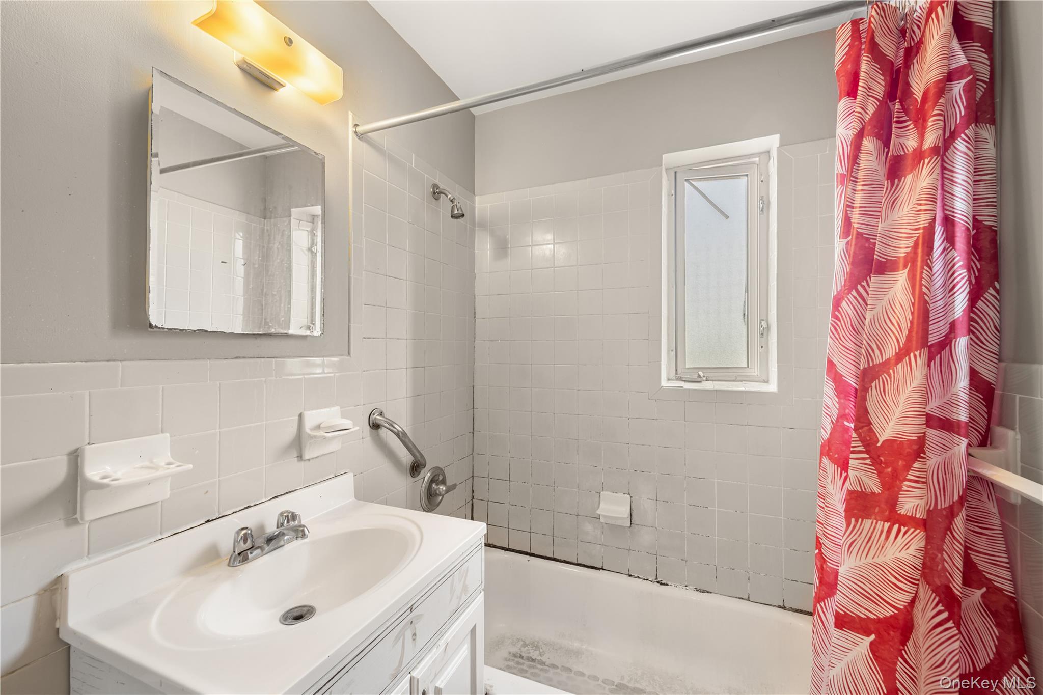 225-08 Stronghurst Avenue, Unit UPPR Queens, NY 11427 - Photo 8 of 15
