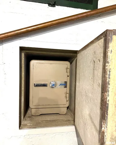 $188,900 | 1635 Chestnut Street, Quincy, IL 62301