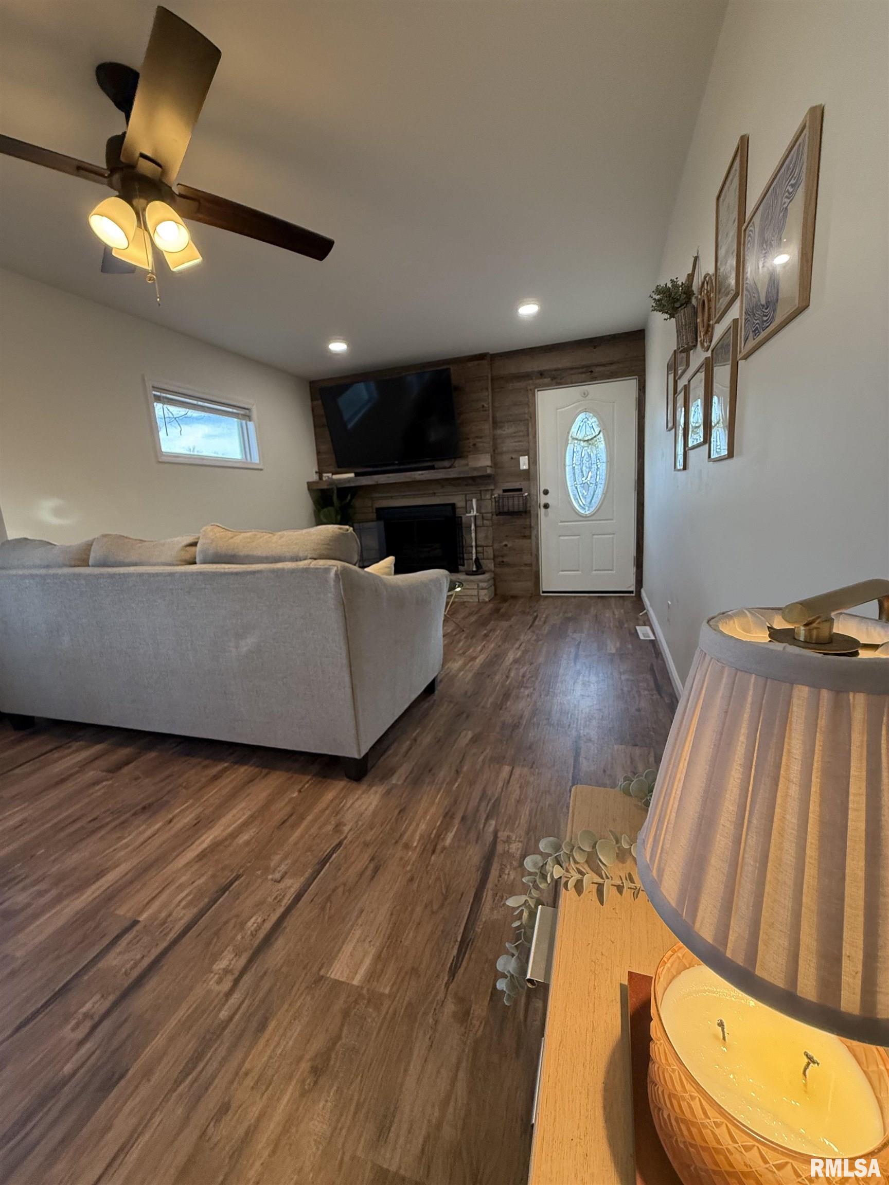 1635 Chestnut Street Quincy, IL 62301 - Photo 3 of 24