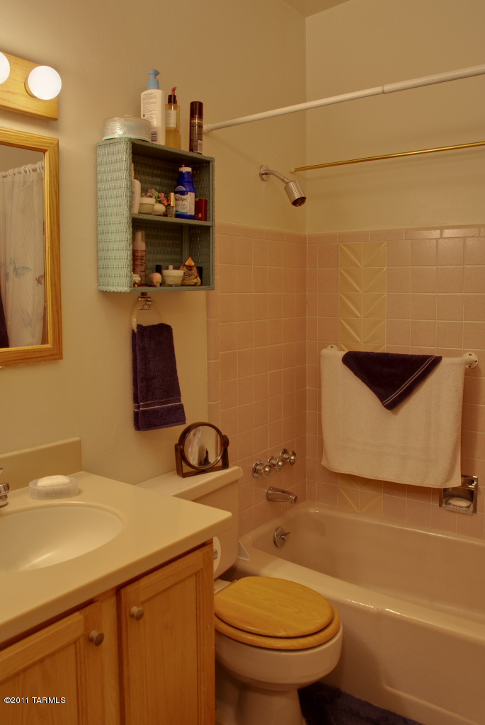 1930 West Anklam Road, Unit 13 Tucson, AZ 85745 - Photo 8 of 22 Gallery Image 8