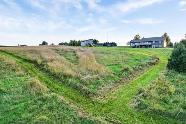 $3,000 | 66182 310th Avenue, Lake City, MN 55041