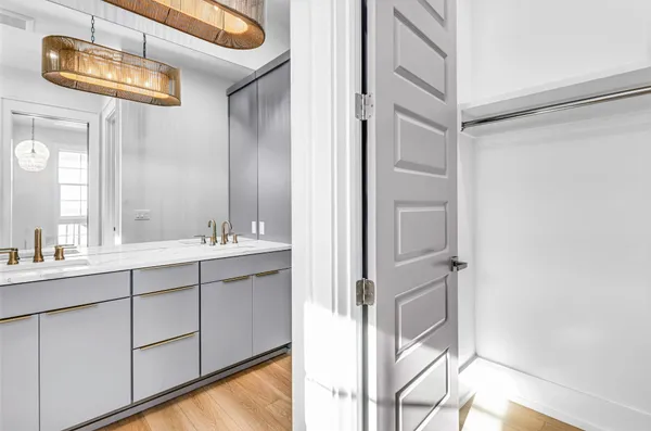 $3,995,000 | 424 East Gorrie Drive, St. George Island, FL 32328