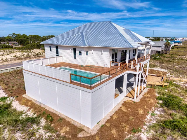 $3,995,000 | 424 East Gorrie Drive, St. George Island, FL 32328