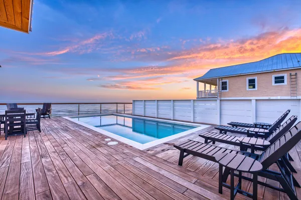 $3,949,000 | 424 East Gorrie Drive, St. George Island, FL 32328
