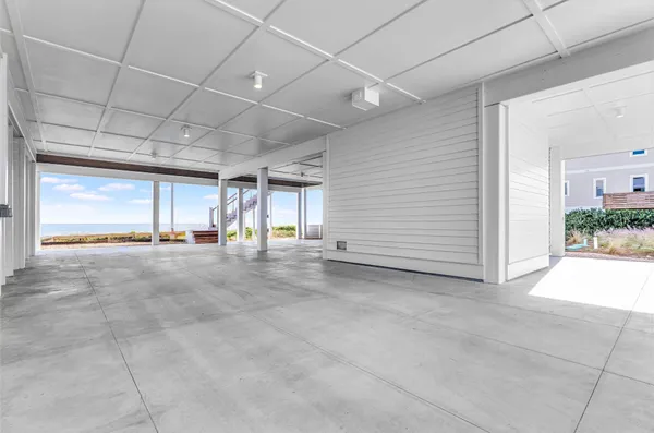 $3,949,000 | 424 East Gorrie Drive, St. George Island, FL 32328