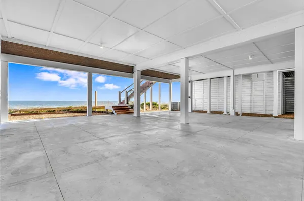 $3,949,000 | 424 East Gorrie Drive, St. George Island, FL 32328