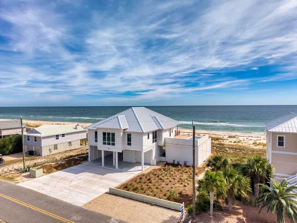 $3,949,000 | 424 East Gorrie Drive, St. George Island, FL 32328