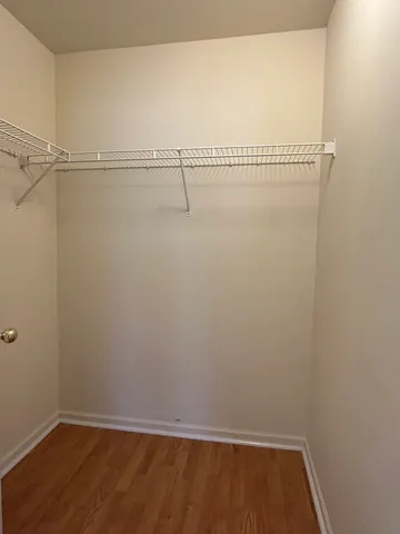 $1,700 | 1020 Chaucer Court, Unit A, Elgin, IL 60120