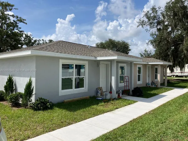 $1,600 | 363 Poinsettia Avenue, Unit 363, Sebring, FL 33870