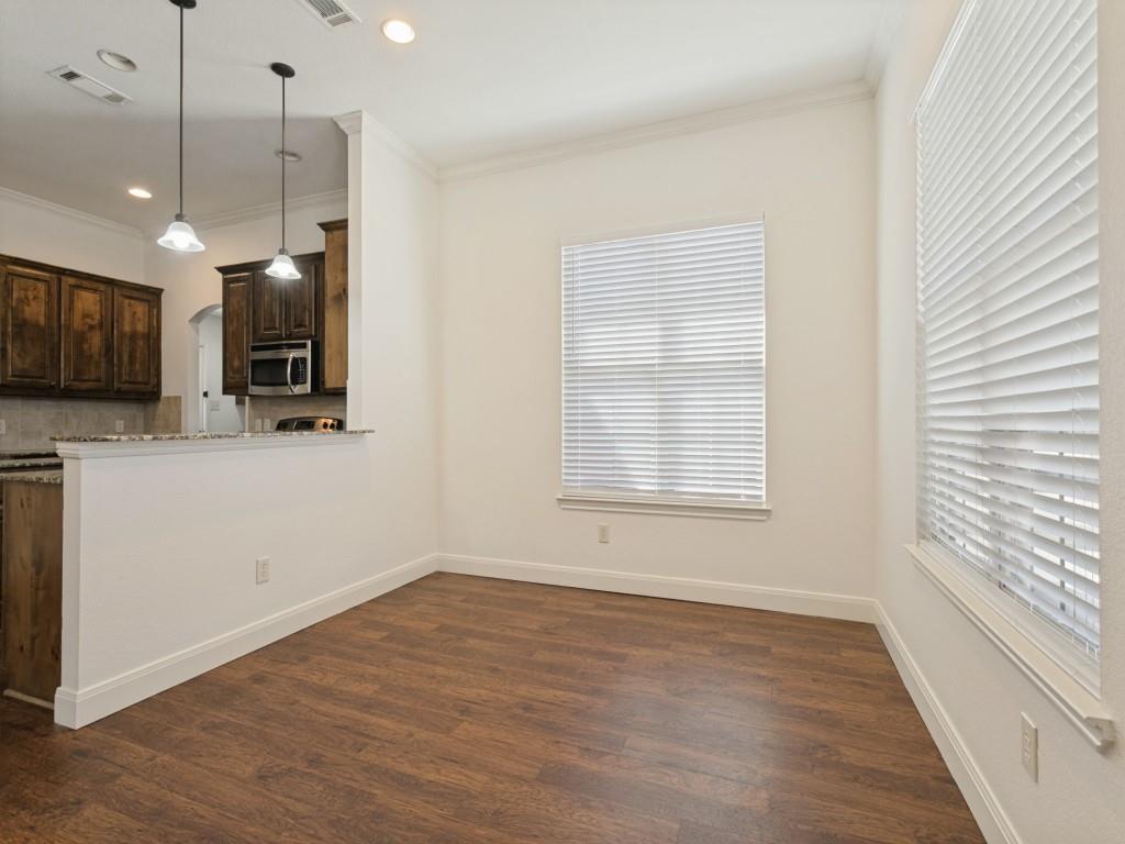 2512 Rugby Lane Denton, TX 76209 - Photo 9 of 25 Gallery Image 9