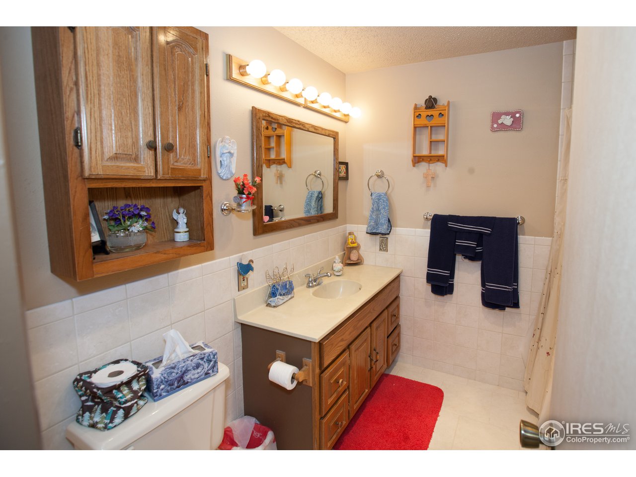 628 Kiwi Road Sterling, CO 80751 - Photo 29 of 35 Bathroom 2