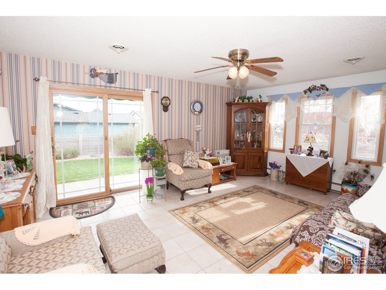 628 Kiwi Road Sterling, CO 80751 - Photo 4 of 35 Living room