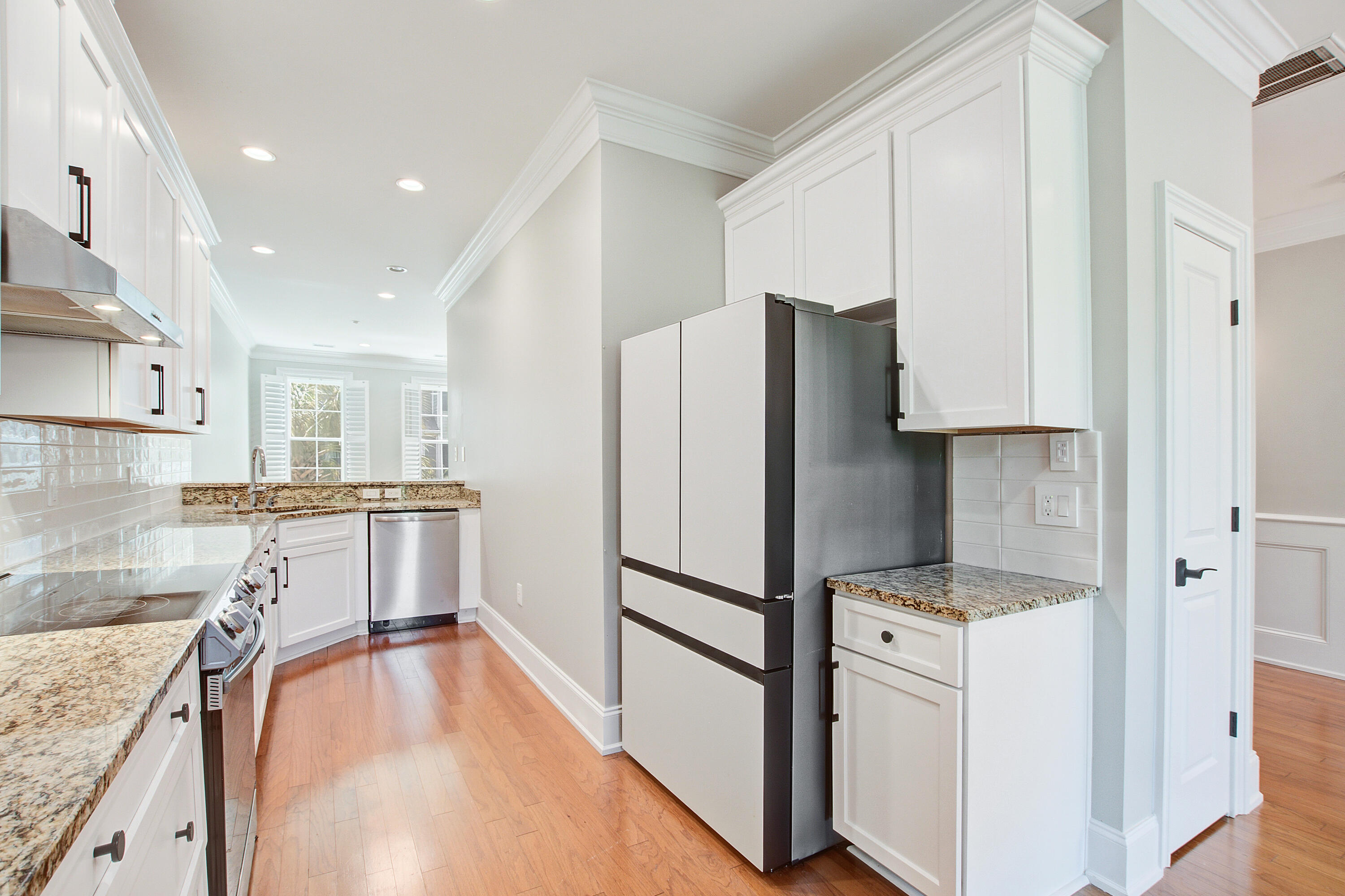 656 Coleman Boulevard, Unit 404 Mount Pleasant, SC 29464 - Photo 14 of 38 656 Coleman (16)