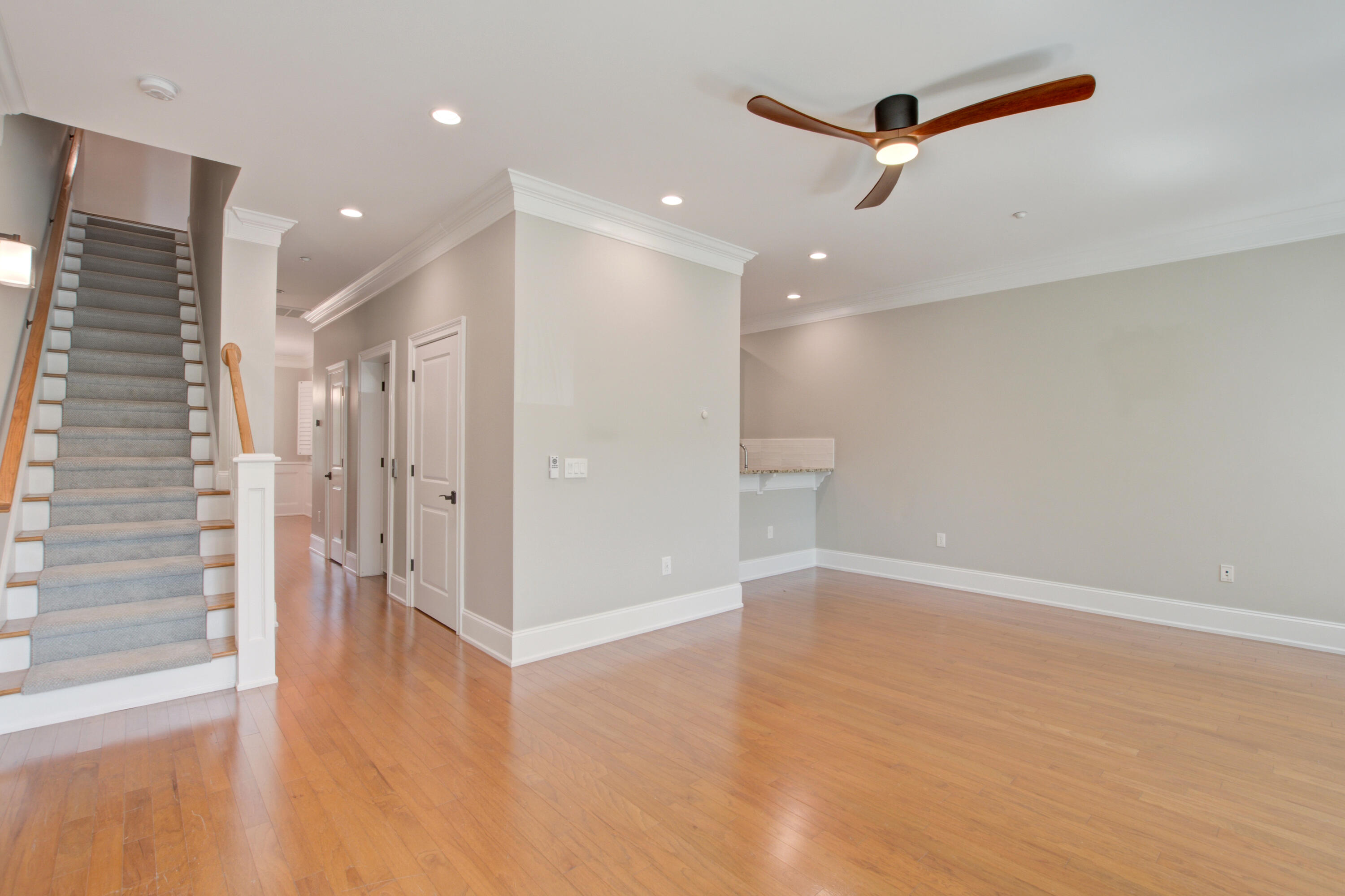 656 Coleman Boulevard, Unit 404 Mount Pleasant, SC 29464 - Photo 23 of 38 656 Coleman (25)
