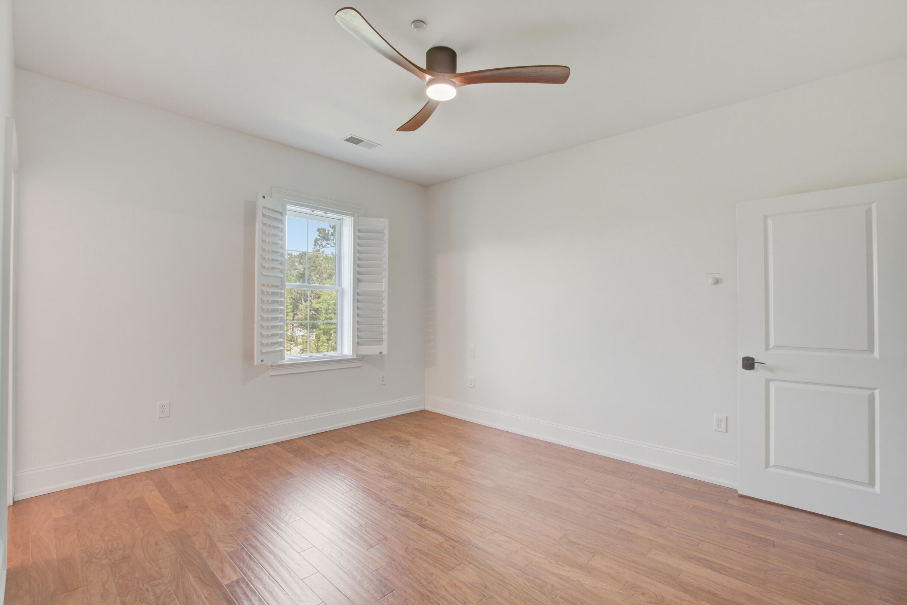 656 Coleman Boulevard, Unit 404 Mount Pleasant, SC 29464 - Photo 25 of 38 656 Coleman (27)