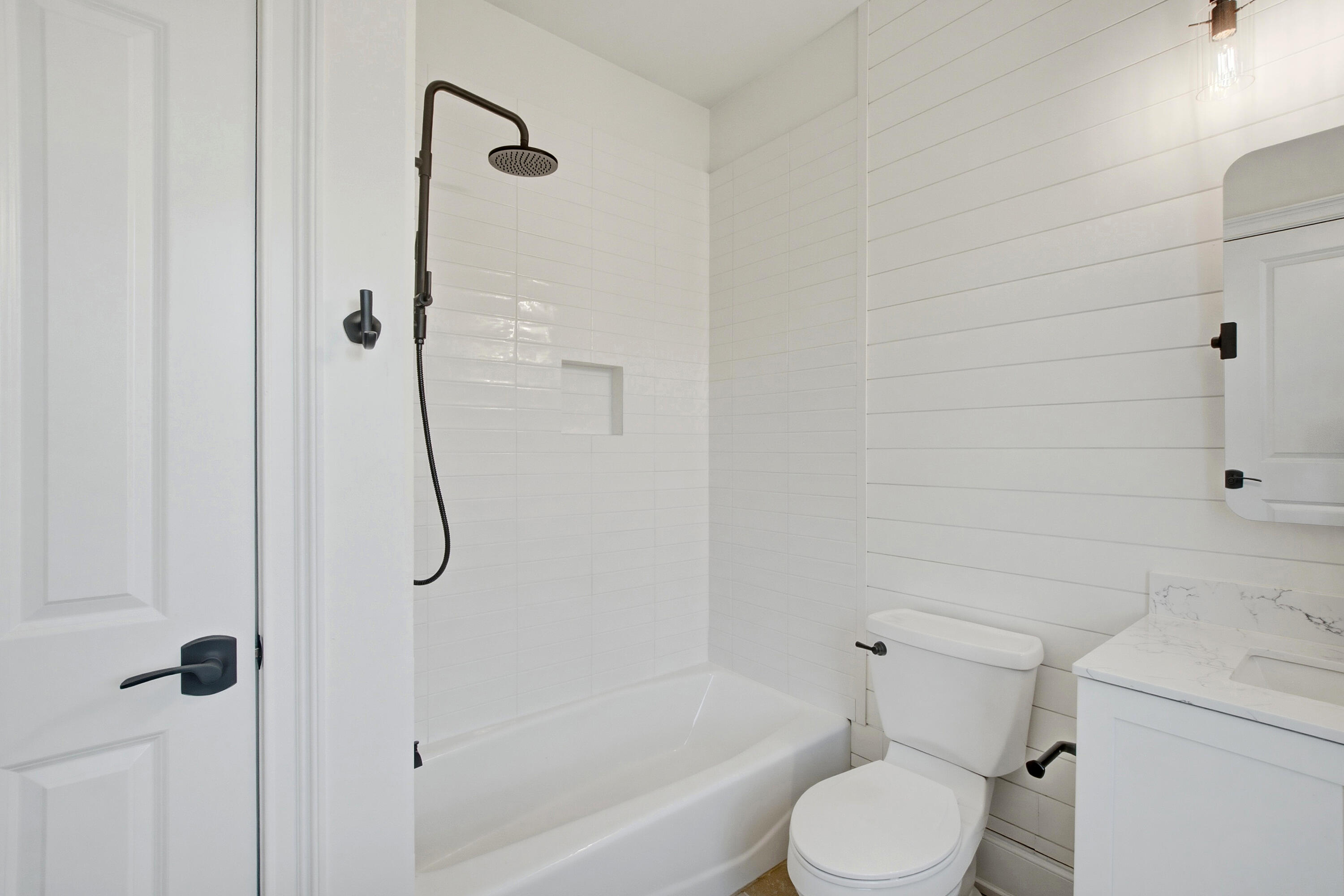 656 Coleman Boulevard, Unit 404 Mount Pleasant, SC 29464 - Photo 26 of 38 656 Coleman (28)