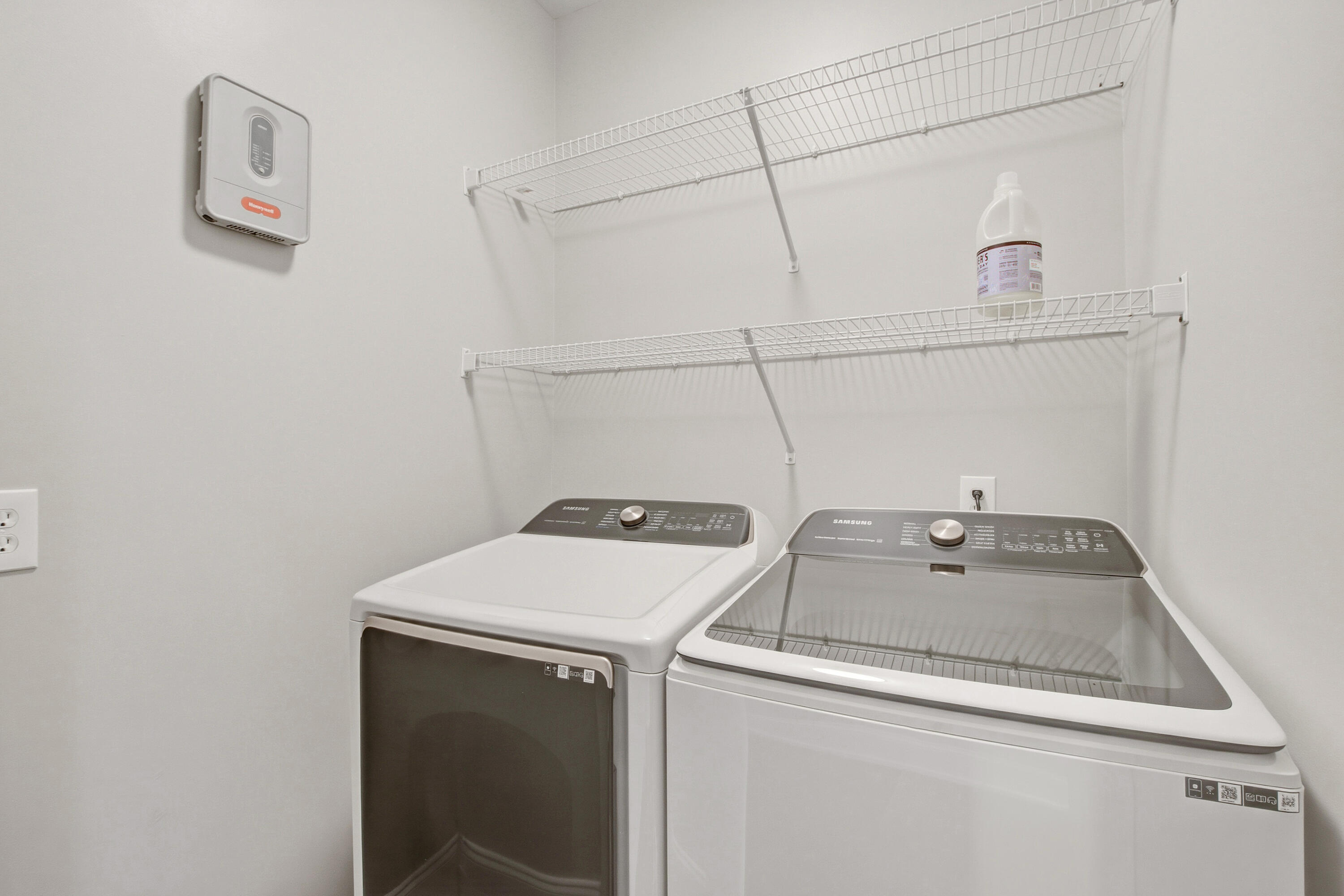 656 Coleman Boulevard, Unit 404 Mount Pleasant, SC 29464 - Photo 27 of 38 656 Coleman (29)