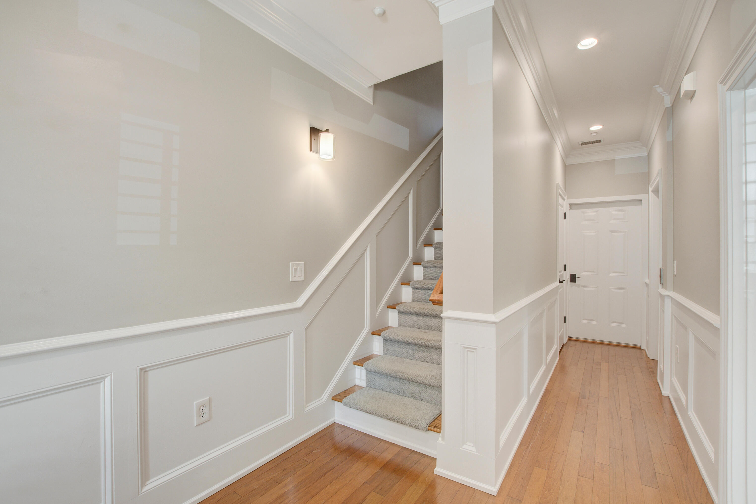 656 Coleman Boulevard, Unit 404 Mount Pleasant, SC 29464 - Photo 5 of 38 656 Coleman (7)
