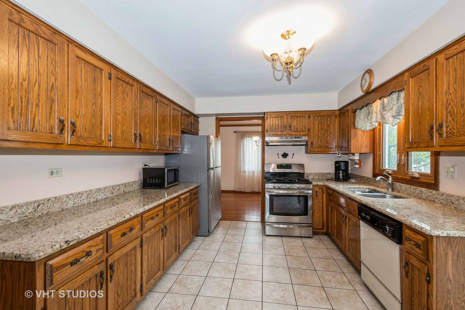 735 Vermont Road Frankfort, IL 60423 - Photo 6 of 22